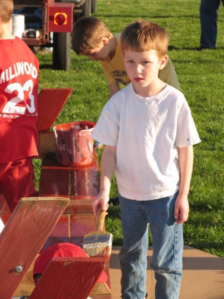 2008-06-PaintPicnicTables-005.jpg