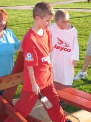2008-06-PaintPicnicTables-008.jpg