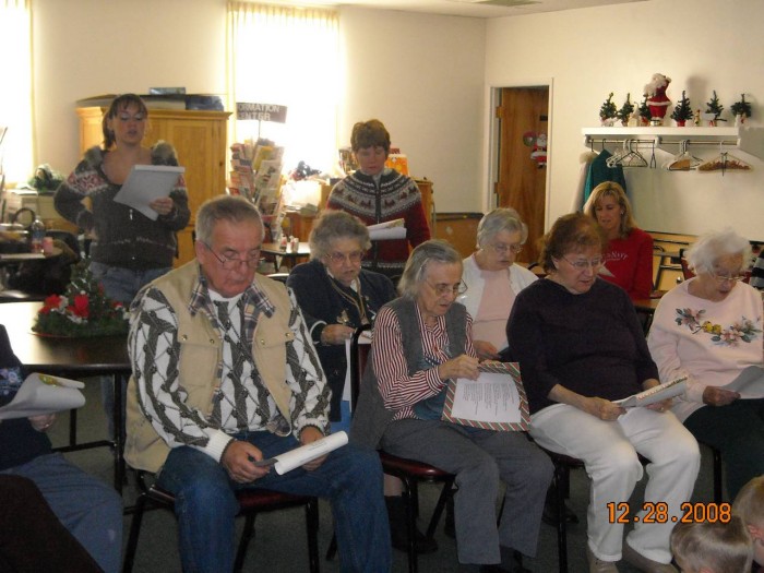 2009-CarolingForSeniorCenter-012.jpg