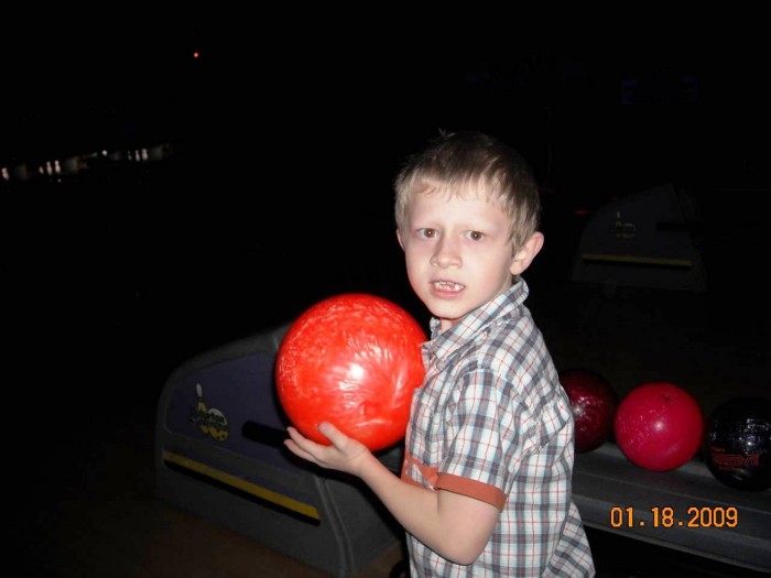 2009-GlowBowling-00013.jpg