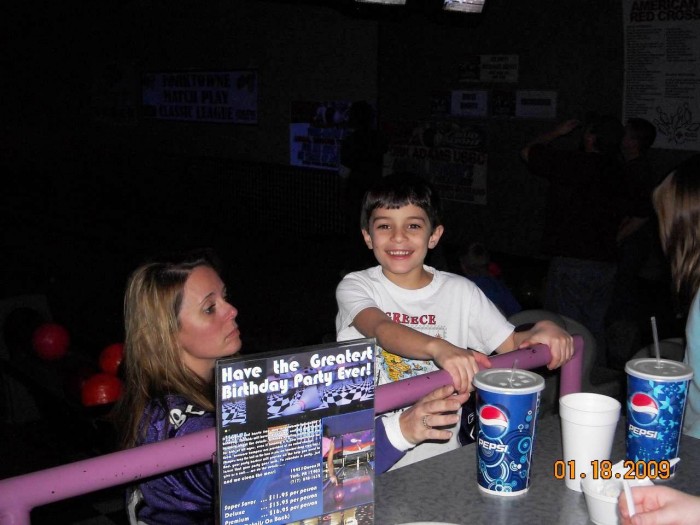 2009-GlowBowling-00015.jpg