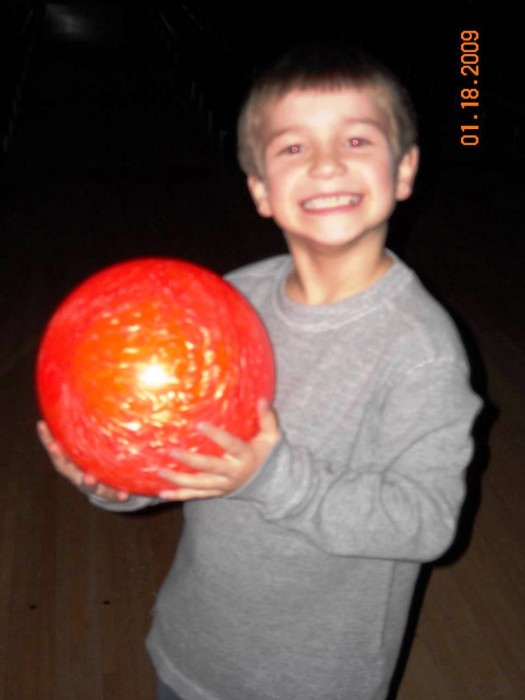 2009-GlowBowling-00018.jpg