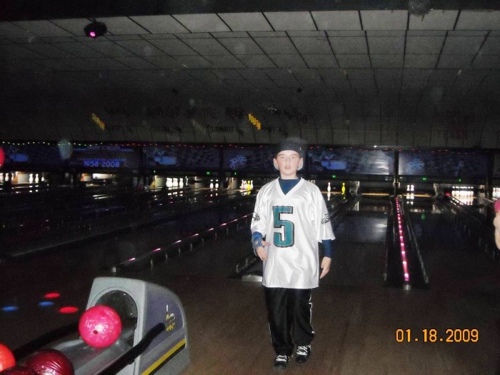 2009-GlowBowling-00026.jpg
