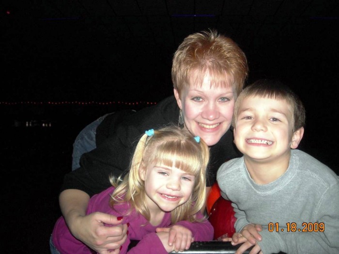 2009-GlowBowling-00033.jpg