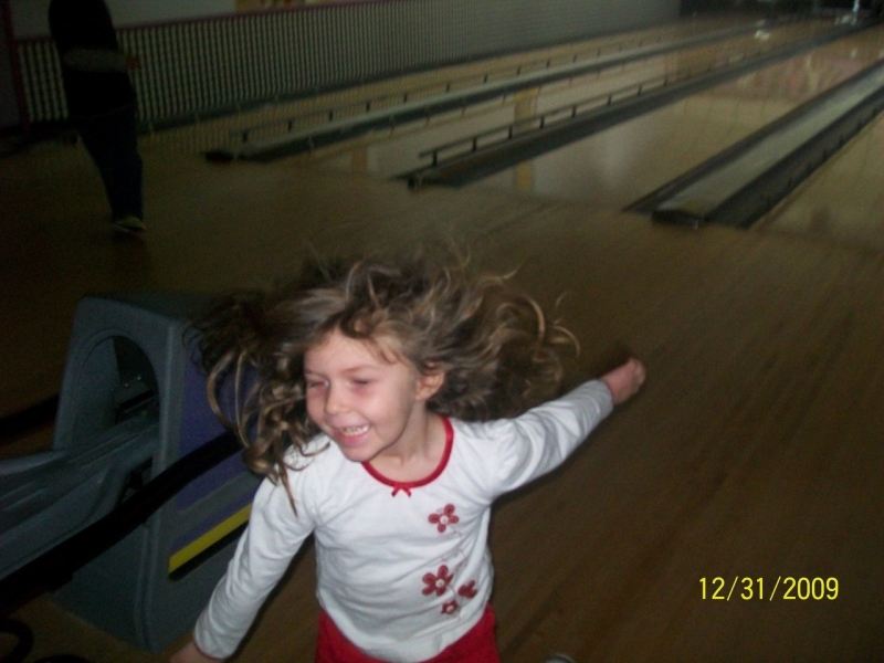 2009-12-BowlingNewYearsDen5-002.jpg