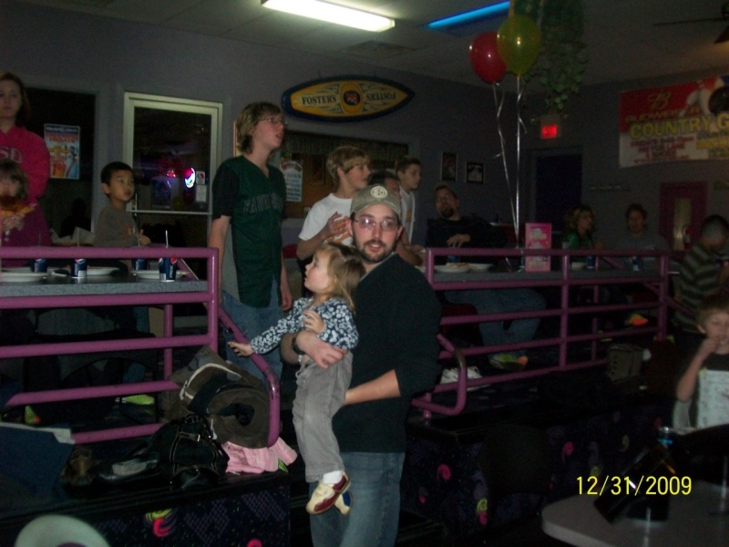 2009-12-BowlingNewYearsDen5-012.jpg