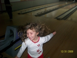 2009-12-BowlingNewYearsDen5-002.jpg
