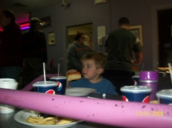 2009-12-BowlingNewYearsDen5-010.jpg