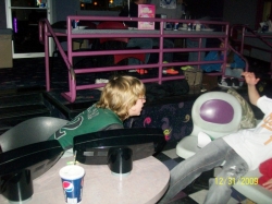 2009-12-BowlingNewYearsDen5-016.jpg