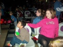 2009-12-BowlingNewYearsDen5-020.jpg
