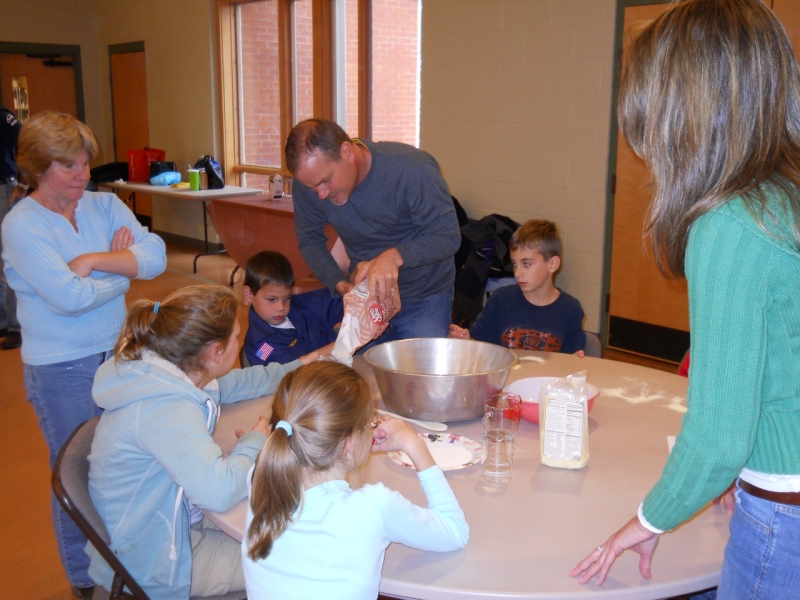 2010-11-07-BakingForHomeless-013.jpg