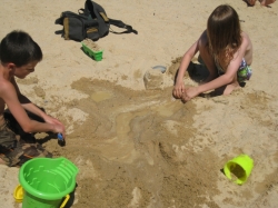 2011-08-00-ScoutPackPicnic-009.jpg